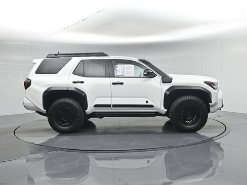 Used 2025 Toyota 4Runner Trailhunter AWD/4WD image 28
