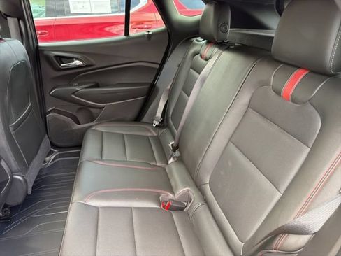 Used 2024 Chevrolet Trax RS w/ Sunroof Package FWD image 10