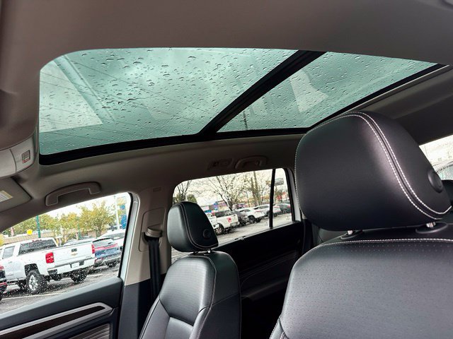 Used 2023 Volkswagen Atlas SE w/ Panoramic Sunroof Package AWD/4WD image 15