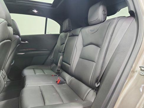 Used 2024 Cadillac XT4 Luxury w/ Cold Weather Package FWD image 17