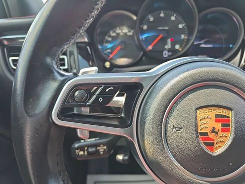 Used 2019 Porsche Macan AWD/4WD image 18
