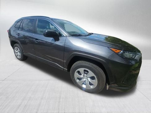 Used 2021 Toyota RAV4 LE AWD/4WD image 3