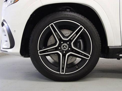 New 2026 Mercedes-Benz GLS 450 4MATIC image 7