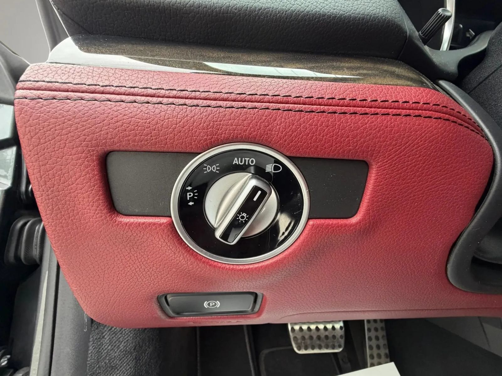 Used 2013 Mercedes-Benz SL 550 image 12