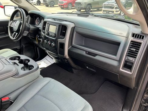 Used 2019 RAM 1500 Express w/ Express Value Package AWD/4WD image 11