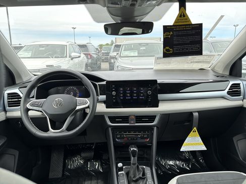 New 2026 Volkswagen Taos SE AWD/4WD image 12