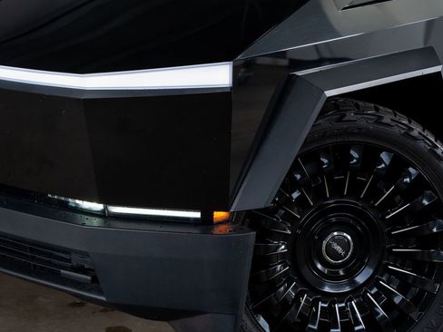 Used 2024 Tesla Cybertruck AWD Crew Cab image 3