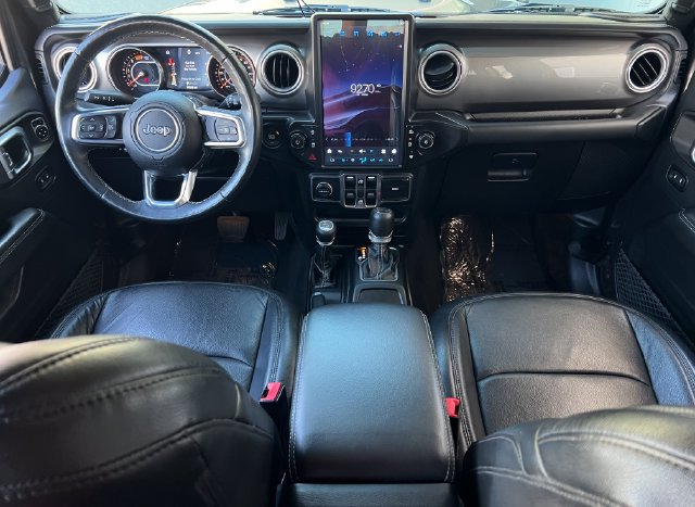Used 2018 Jeep Wrangler Unlimited Sahara AWD/4WD image 31