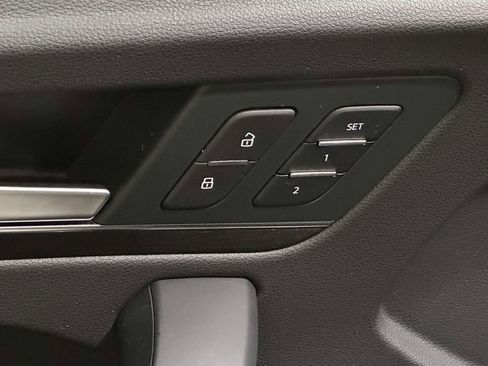 Used 2023 Audi Q5 2.0T Premium w/ Convenience Package image 9