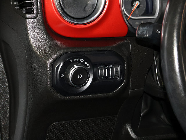 Used 2022 Jeep Wrangler Unlimited Rubicon w/ Cold Weather Group AWD/4WD image 29