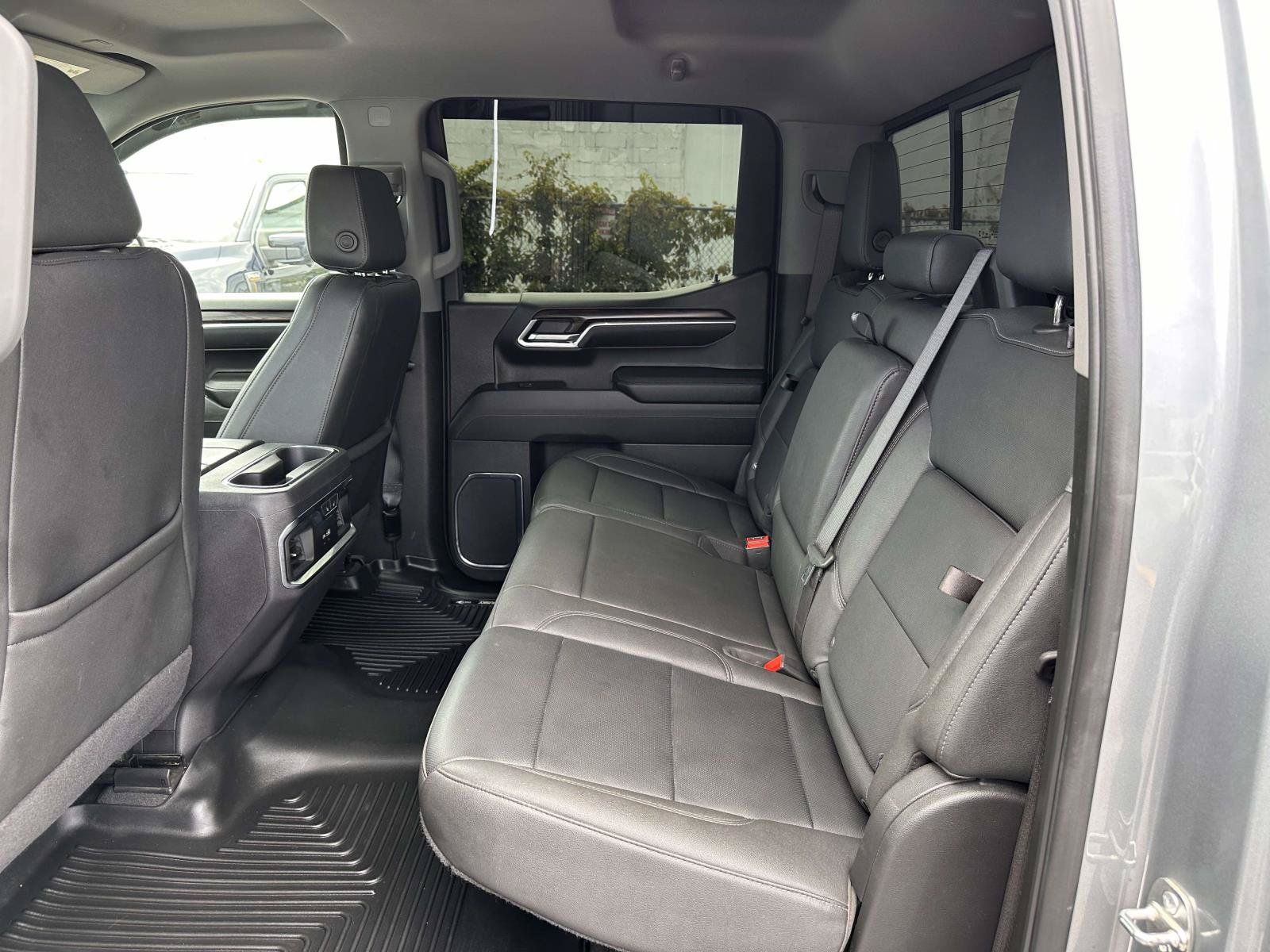 Used 2024 GMC Sierra 1500 SLT w/ SLT Premium Package AWD/4WD image 13