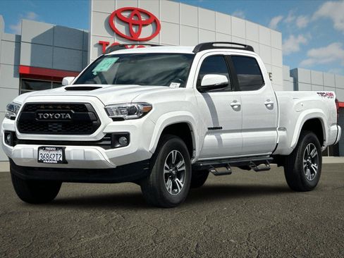 Certified 2019 Toyota Tacoma TRD Sport w/ Technology Package AWD/4WD image 7