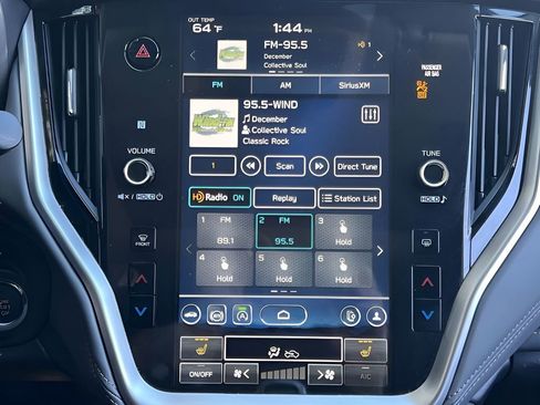 Used 2025 Subaru Outback Onyx Edition AWD/4WD image 23