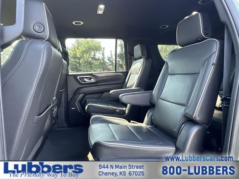 Used 2023 Chevrolet Suburban Premier image 20