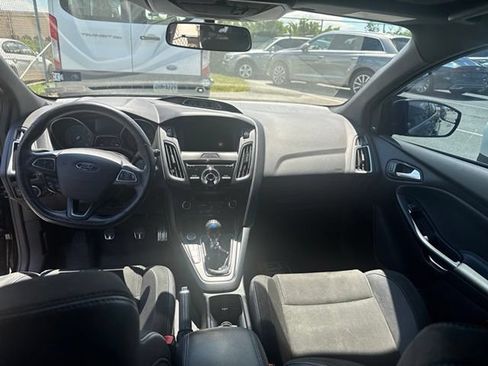 Used 2017 Ford Focus RS AWD/4WD image 22