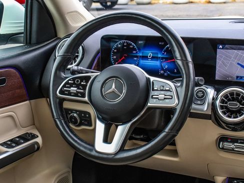Used 2022 Mercedes-Benz GLB 250 4MATIC image 27