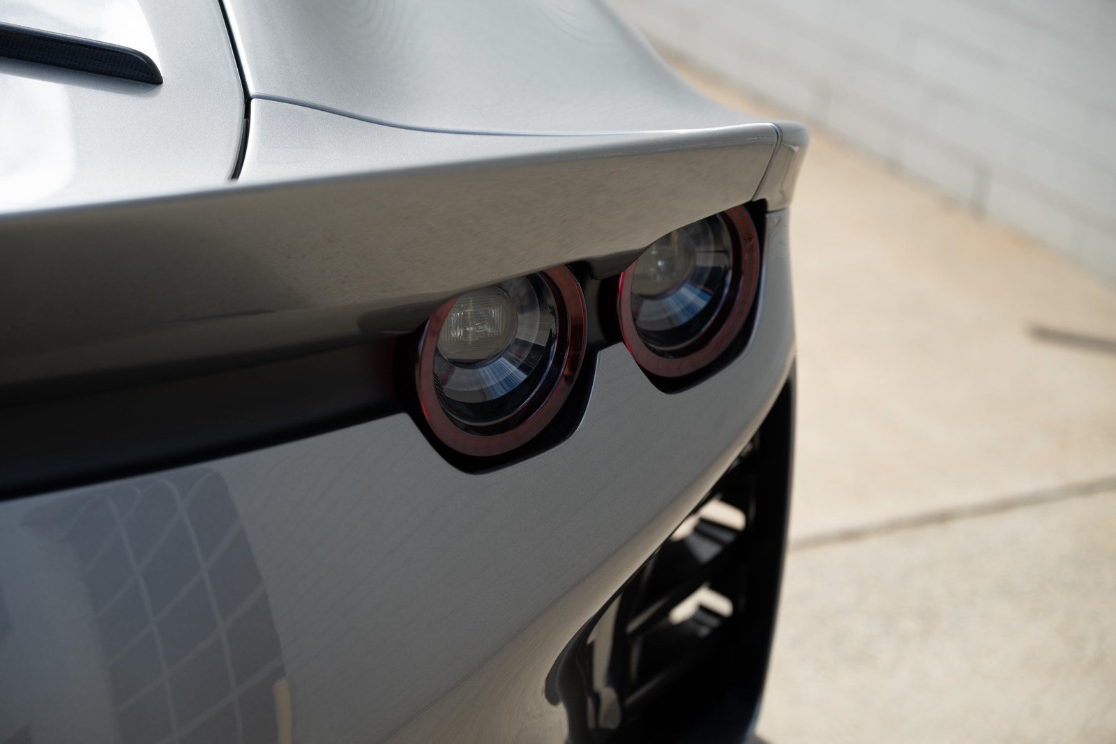 Used 2022 Ferrari 812 Competizione RWD image 32