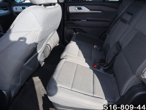 Used 2025 Ford Explorer Active image 18