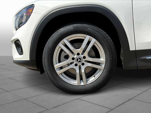 Certified 2023 Mercedes-Benz GLB 250 w/ Premium Package image 10