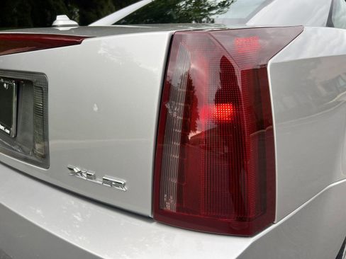 Used 2004 Cadillac XLR RWD image 71
