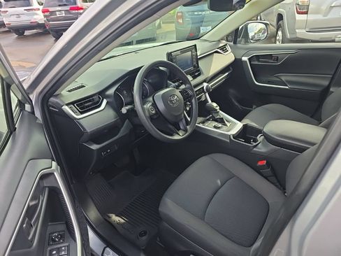 Used 2022 Toyota RAV4 LE AWD/4WD image 12