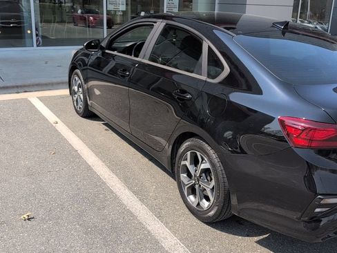 Used 2019 Kia Forte LXS image 9