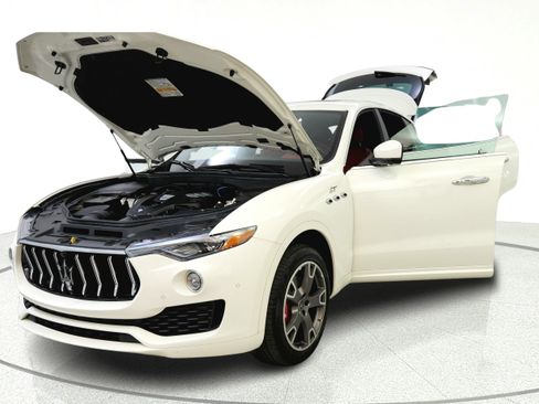 Used 2023 Maserati Levante GT AWD/4WD image 10