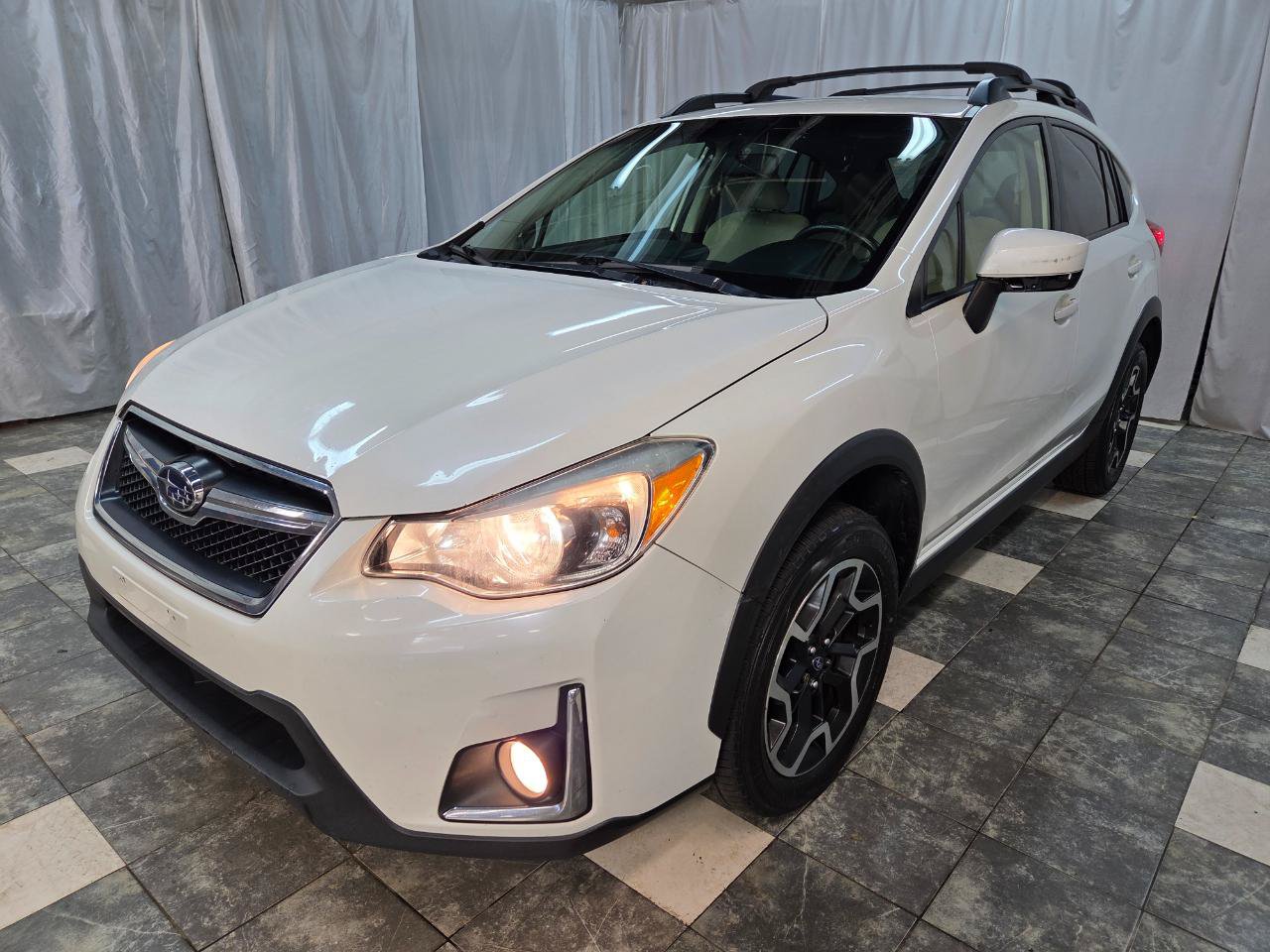 Used 2016 Subaru Crosstrek 2.0i Premium AWD/4WD image 2