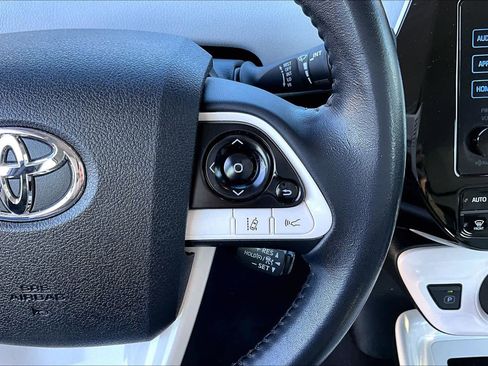 Used 2016 Toyota Prius Three Touring image 22