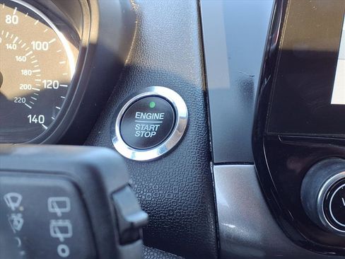 Used 2019 Ford EcoSport SES w/ SES Black Appearance Package image 11