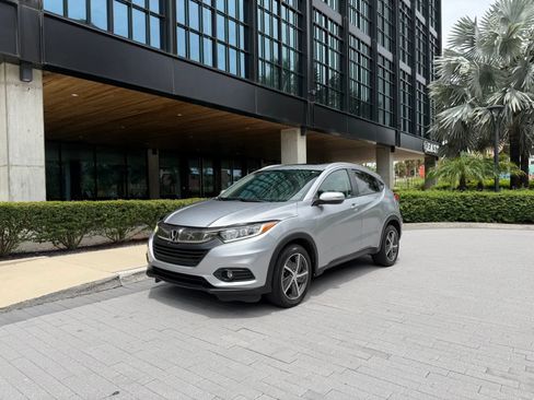 Used 2021 Honda HR-V EX image 3