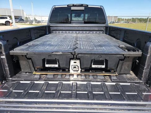 Certified 2019 Nissan Titan SV w/ SV Convenience Package image 8