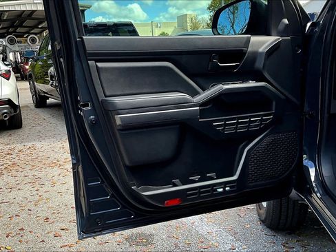 Used 2025 Toyota Tacoma SR5 image 26