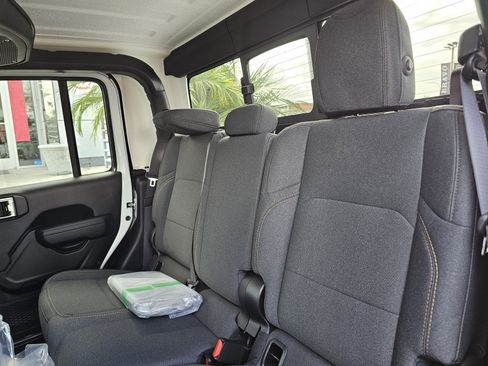 New 2026 Jeep Gladiator Sport image 23