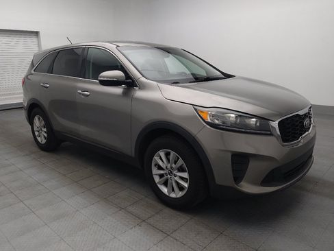 Used 2019 Kia Sorento FWD image 11