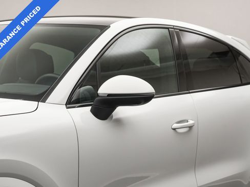 Used 2024 Porsche Cayenne Coupe image 11