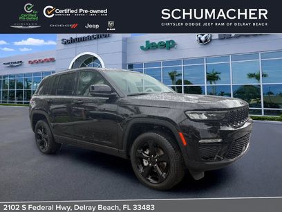 Used 2025 Jeep Grand Cherokee Limited w/ Black Appearance Package