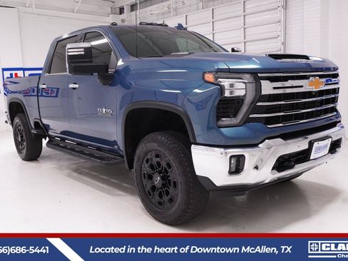 Used 2024 Chevrolet Silverado 2500 LTZ w/ LTZ Texas Edition AWD/4WD image 3