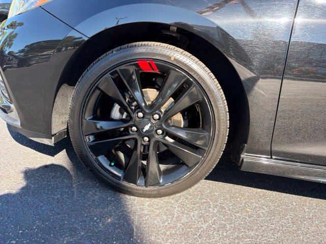 Used 2018 Chevrolet Cruze LT w/ Redline Edition FWD image 9