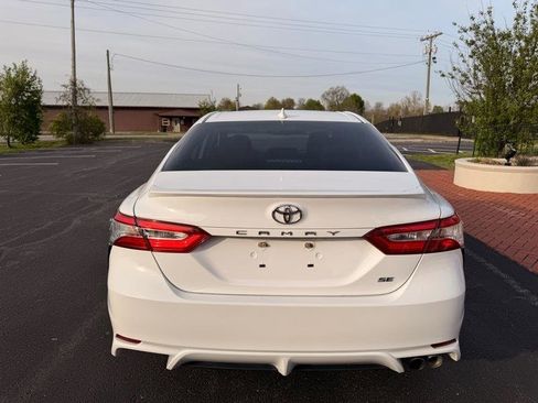 Used 2020 Toyota Camry SE FWD image 7