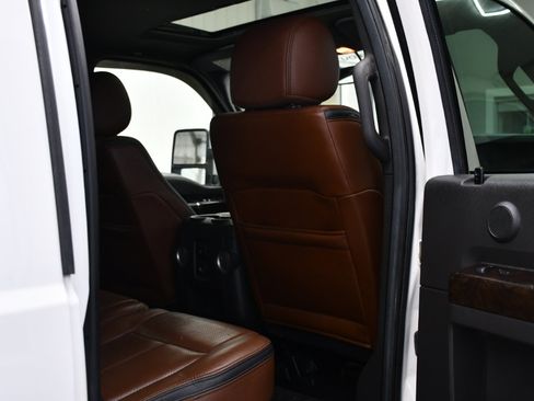 Used 2014 Ford F250 Platinum w/ FX4 Off-Road Package image 36