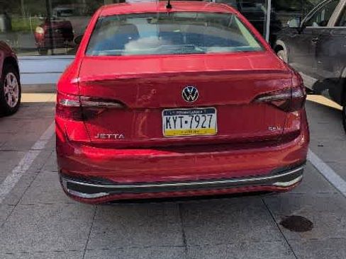 Used 2022 Volkswagen Jetta SEL FWD image 3