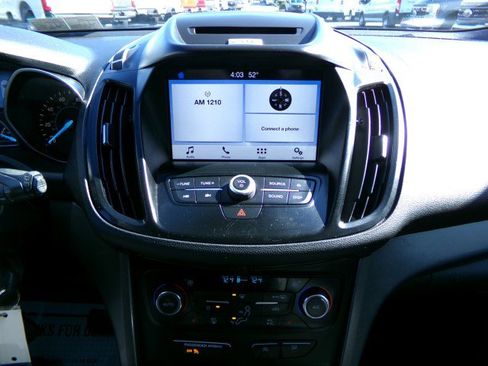 Used 2017 Ford Escape SE w/ Equipment Group 201A image 19