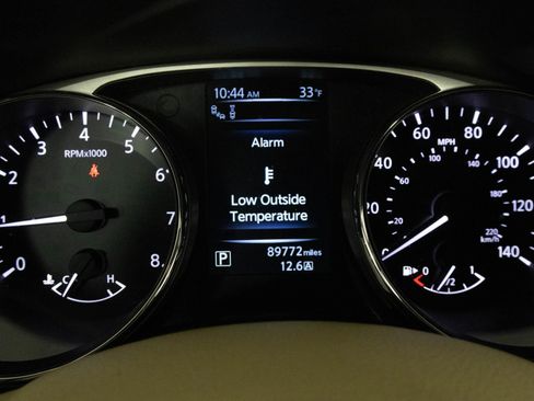 Used 2015 Nissan Rogue SL w/ SL Premium Package image 31