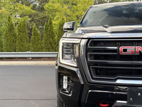 Used 2024 GMC Yukon AT4 w/ AT4 Premium Plus Package AWD/4WD image 19