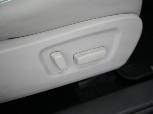 Used 2017 Toyota Highlander XLE AWD/4WD image 59