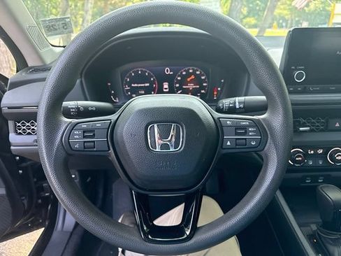 Used 2023 Honda Accord EX image 16