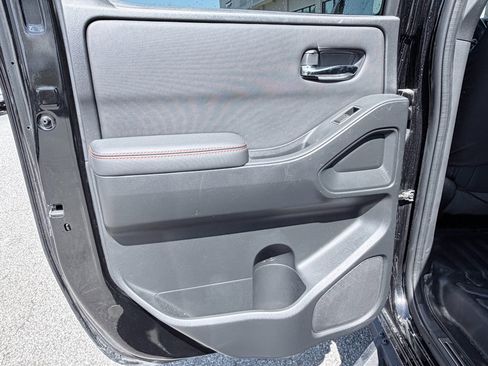 Used 2022 Nissan Frontier Pro-X image 25
