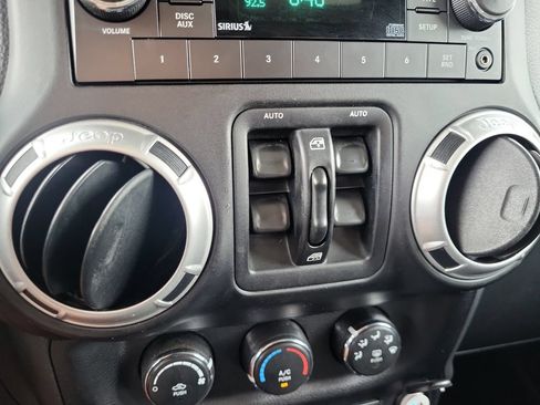 Used 2013 Jeep Wrangler Unlimited Sport AWD/4WD image 30