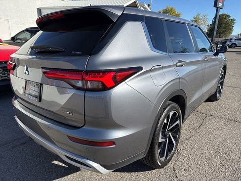 Used 2024 Mitsubishi Outlander SE image 8